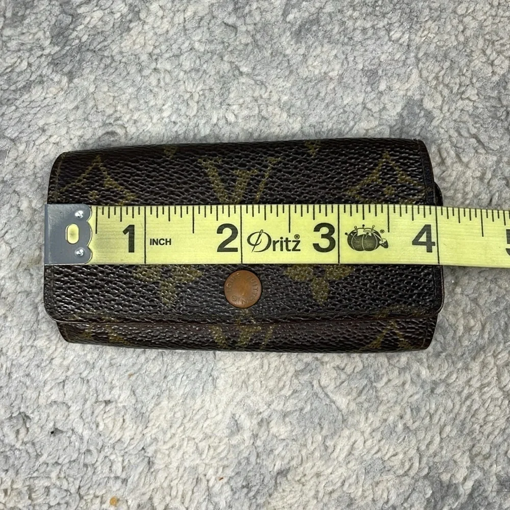 Louis Vuitton Monogram Key Case Holder 4 Key